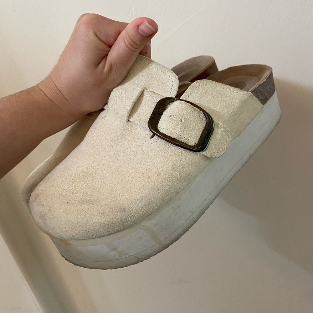 Cushionaire Hana Platform Suede Clogs Cream Women’s Size 10